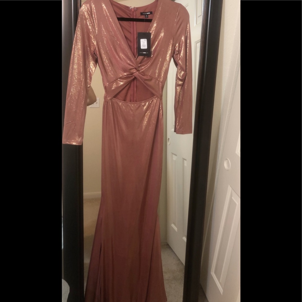 Dress - Picture 5 of 5